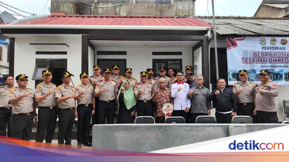 Kasespim Lemdiklat Polri Resmikan Rumah yang Direnovasi Siswa Sespimti 2026