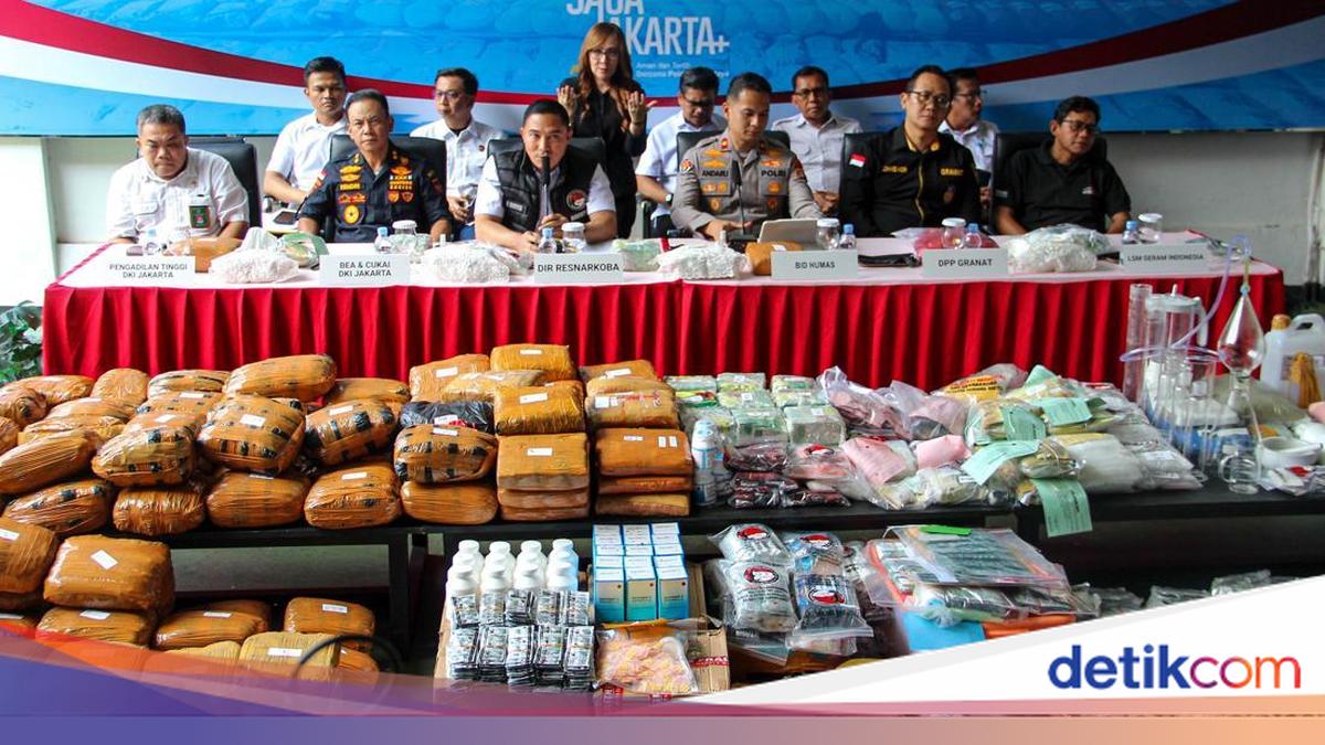 'Pabrik' Ekstasi di Apartemen Jaktim Dibongkar Polisi, 2 Tersangka Dijerat