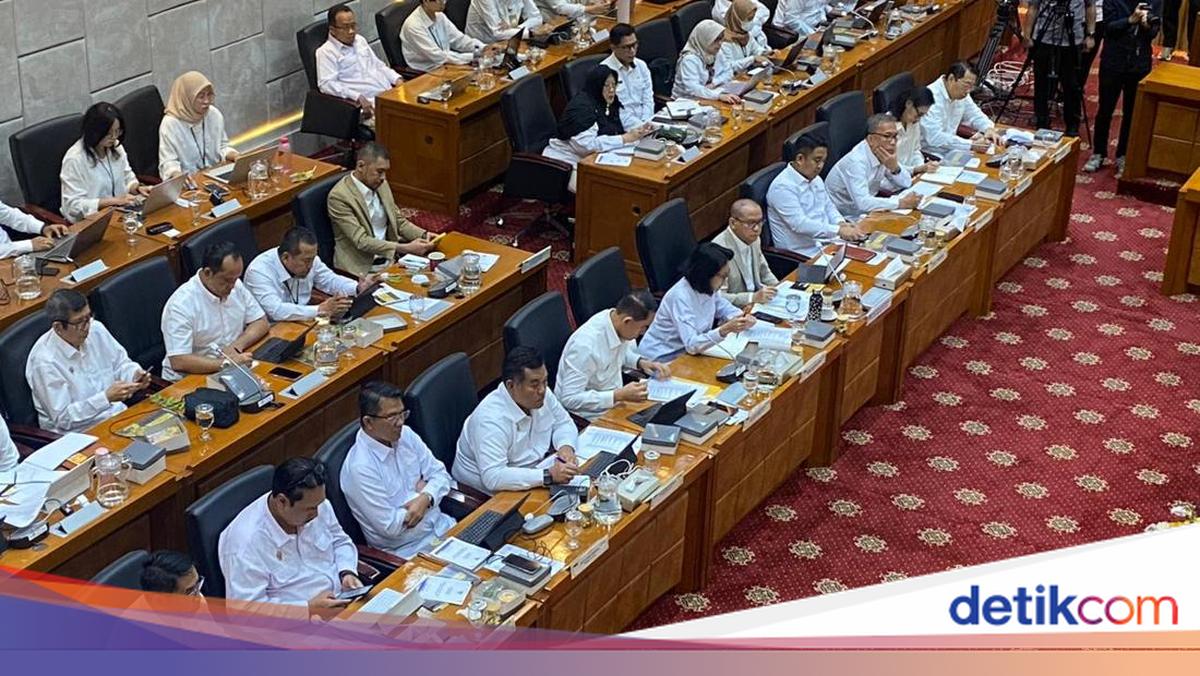Menteri P2MI Jelaskan Upaya Lindungi 20 Ribu TKI Saat Timur Tengah Memanas