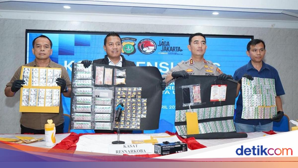 Polisi Tangkap 14 Penjual Obat Terlarang di Jakut, 14.360 Butir Disita