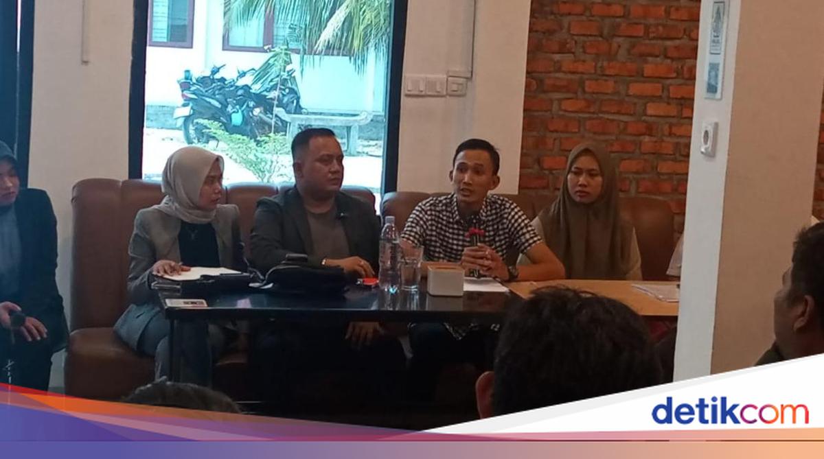 KPK Periksa Ajudan Gubernur Riau Sebagai Tersangka Kasus 'Jatah Preman'