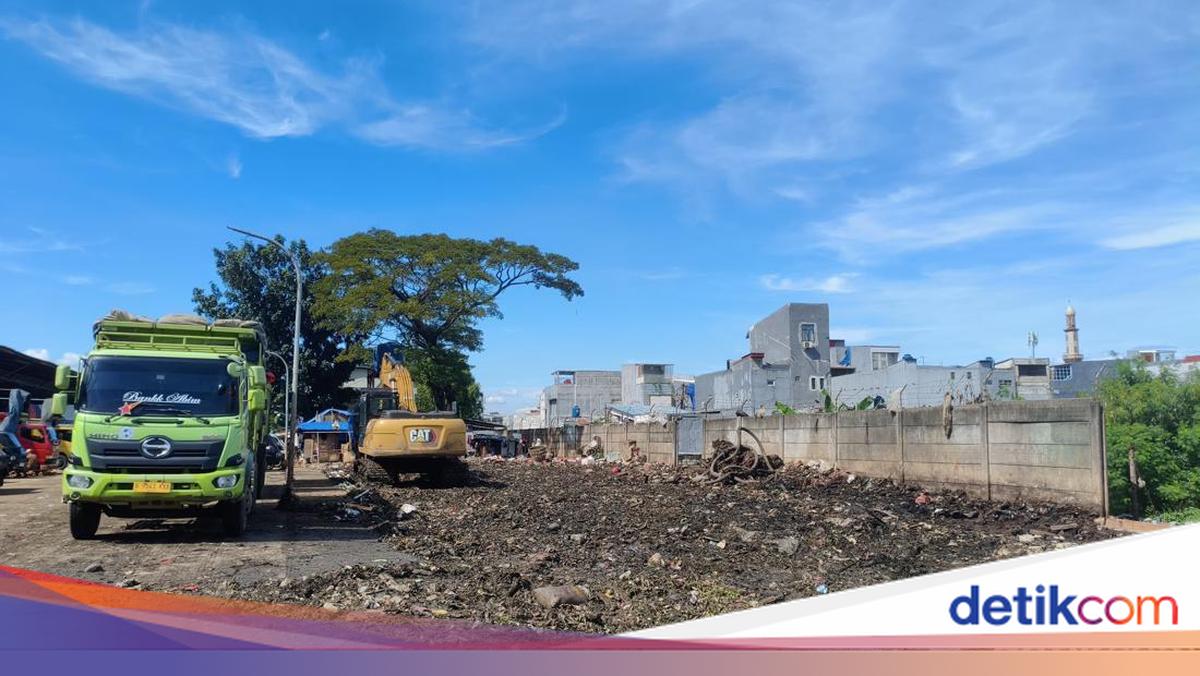 Gunungan Sampah di Pasar Induk Kramat Jati Akhirnya Terangkut Setelah Penanganan Intensif