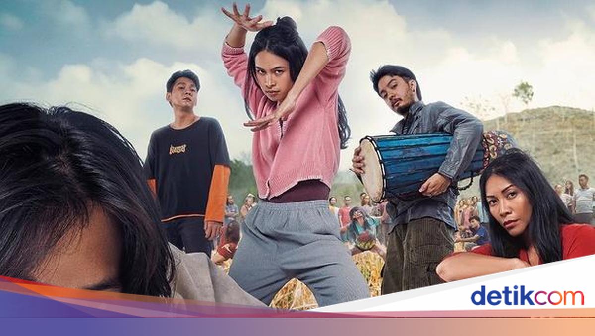 Sinopsis dan Pemain Film Para Perasuk: Maudy Ayunda dan Angga Yunanda Bintangi Cerita Desa Tradisional