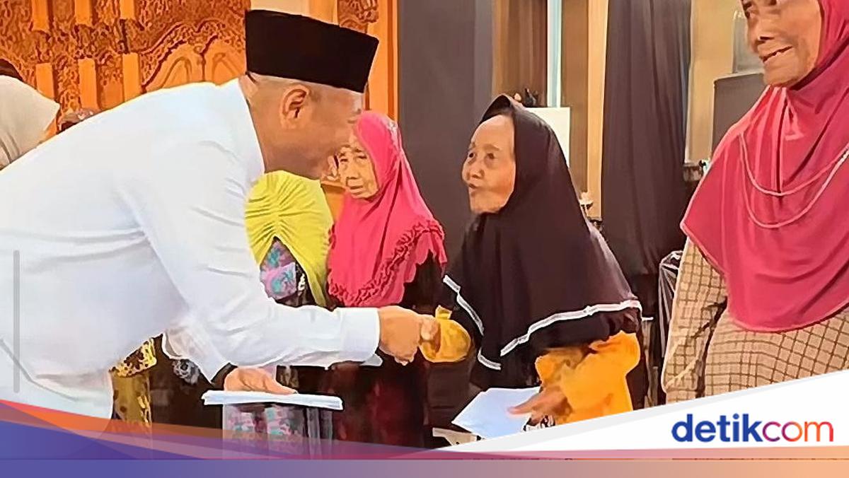 KPK ungkap aliran uang korupsi Bupati Tulungagung Gatut Sunu Wibowo, termasuk salah satunya digunakan untuk membeli sepatu bermerk. Jejak digital Bupati saat tampil memakai sepatu Louis Vuitton muncul di media sosial.

Via @detikjatim_