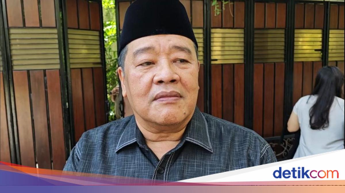 Ketua DPP PSI menemui Jokowi di Solo. Ia mengaku membahas banyak hal termasuk soal permintaan Jusuf Kalla kepada Jokowi untuk menunjukkan ijazah. Berikut ulasannya!

Via @detikjatengcom