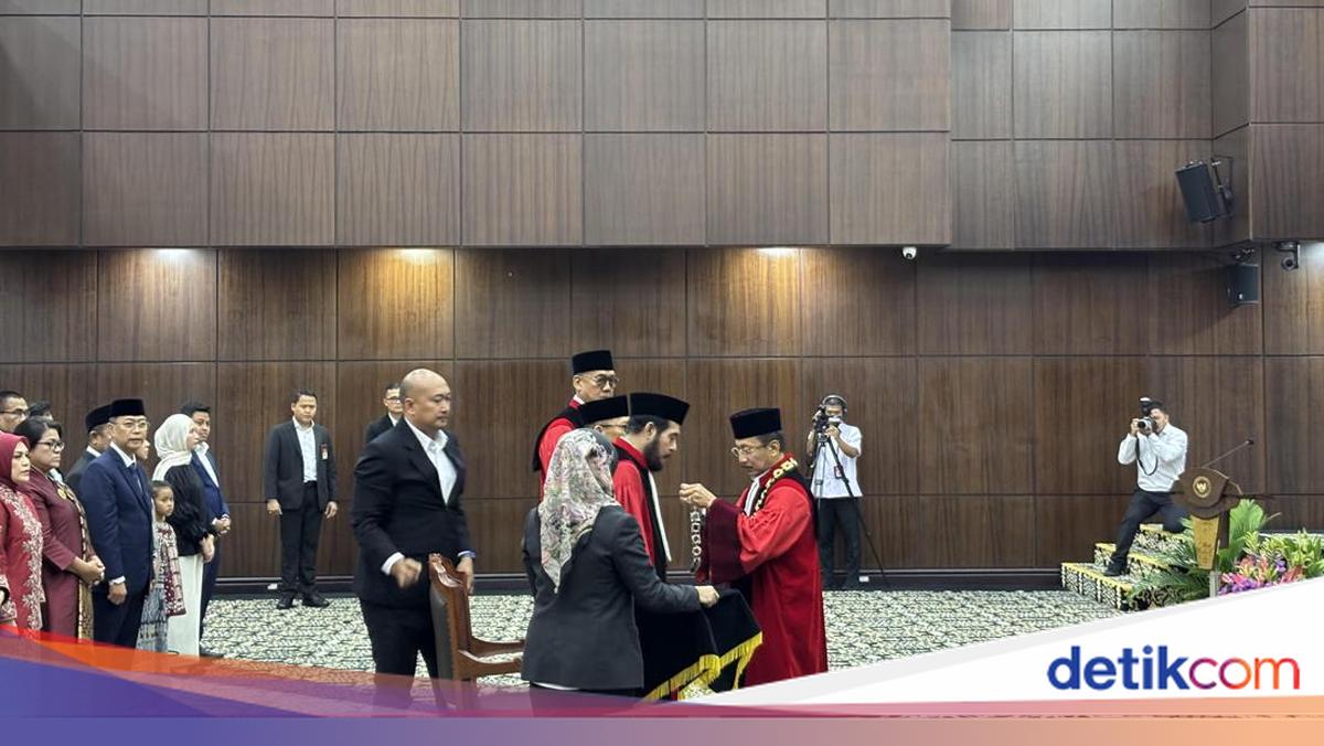 Sambutan Ketua MK Saat Wisuda Purnabakti Anwar Usman