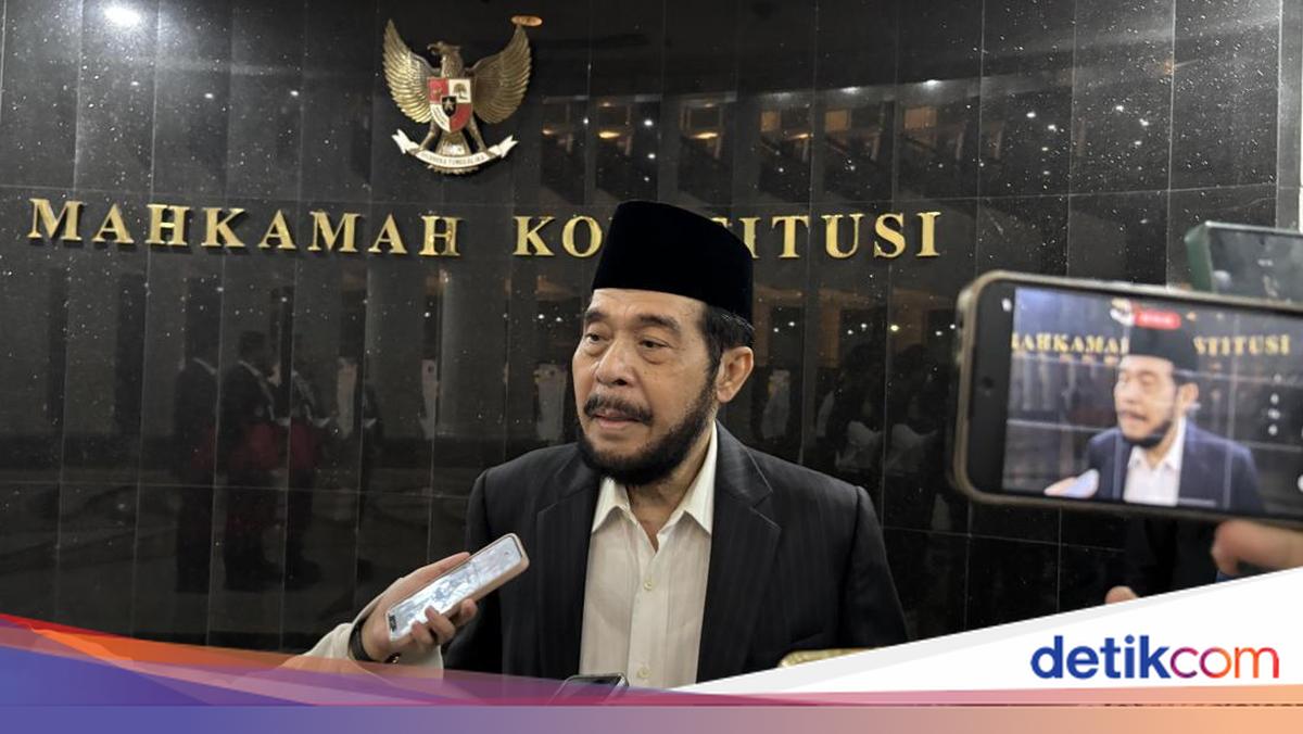 Anwar Usman Pingsan Usai Prosesi Wisuda Purnabakti di MK