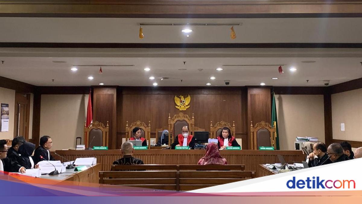 2 Terdakwa Kasus Korupsi LNG Dituntut 5,5 dan 6,5 Tahun Penjara