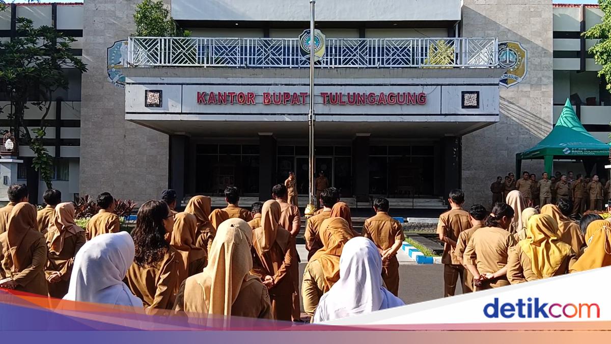 OTT KPK yang menjerat Bupati Tulungagung Gatut Sunu Wibowo kembali membuka catatan lama. Daerah ini bukan kali pertama bersentuhan dengan lembaga antirasuah.

Via @detikjatim_