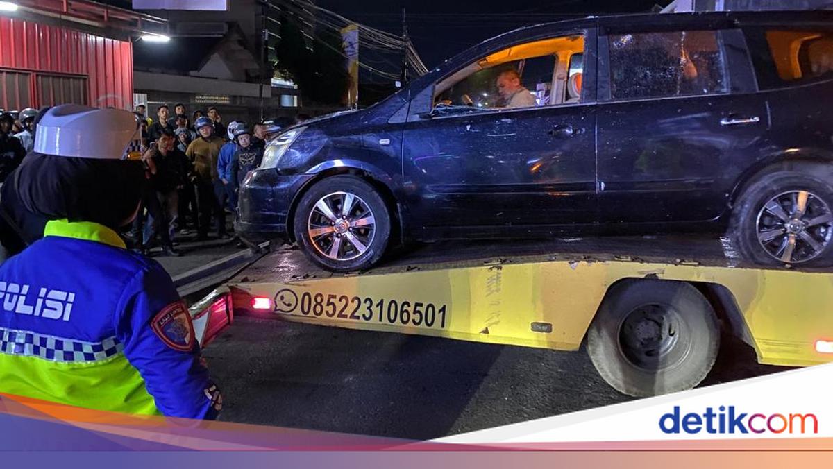 Bocah di Garut Selamat dari Kecelakaan Maut Mobil Vs Gerobak Nasi Goreng