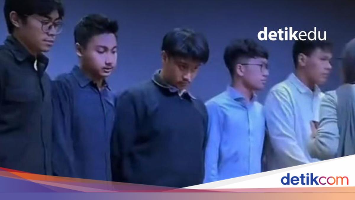 Universitas Indonesia skors 16 mahasiswa terduga pelaku kekerasan seksual hingga 30 Mei 2026. Langkah ini untuk menjaga integritas proses pemeriksaan.