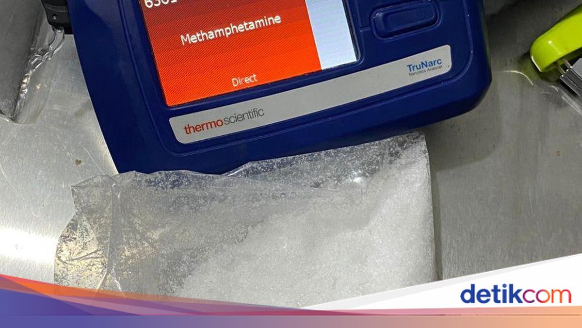 Polda Riau dan Avsec Gagalkan 5 Kg Sabu yang Akan Dikirim ke Lombok