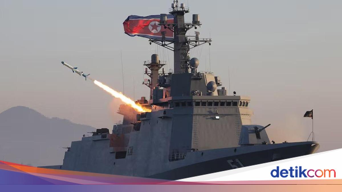 Diawasi Kim Jong Un, Korut Uji Coba Rudal Jelajah dari Kapal Perang