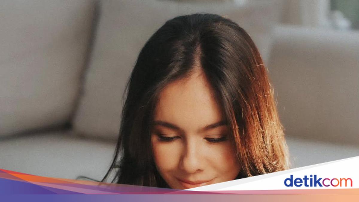 Happy Birthday Ke-45 Wulan Guritno!