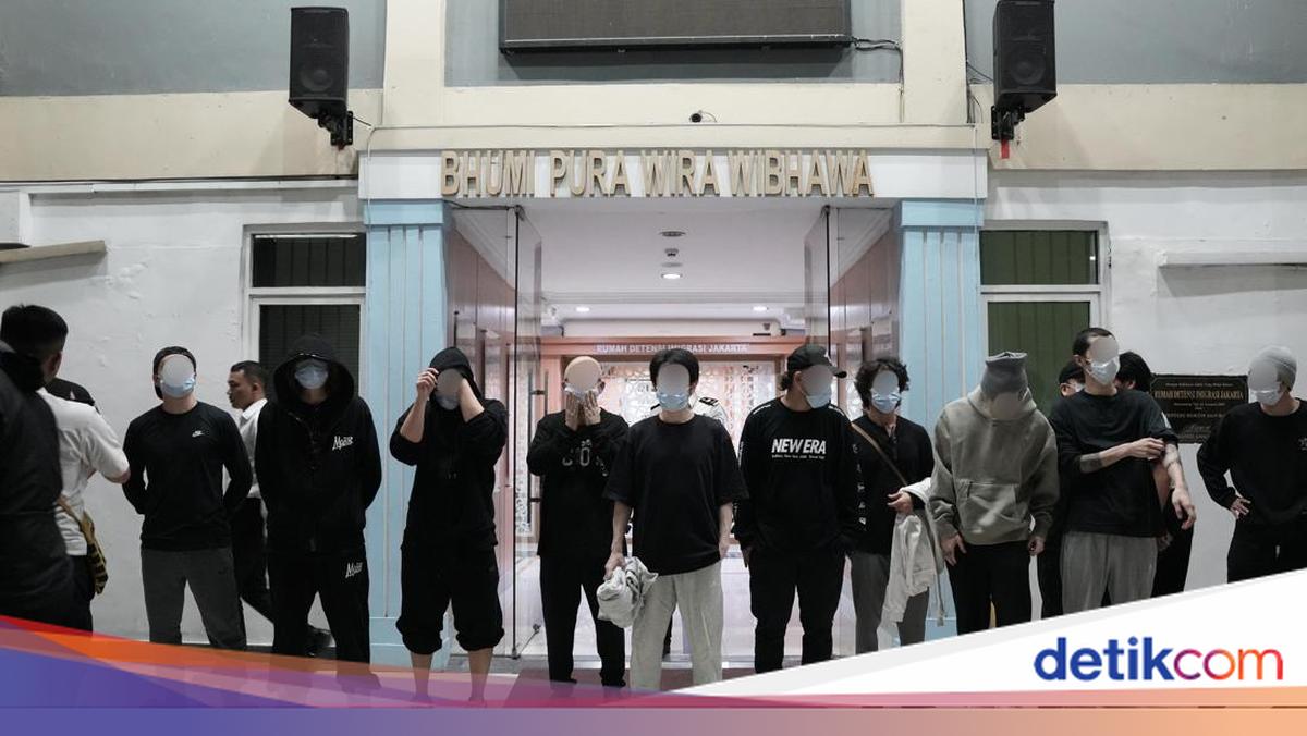 Imigrasi Deportasi 13 WN Jepang Terlibat Sindikat Scam Online di Bogor