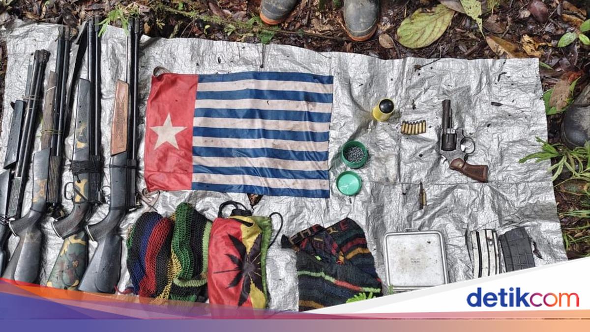 TNI Grebek Markas OPM di Nduga Papua, Senpi hingga Amunisi Disita