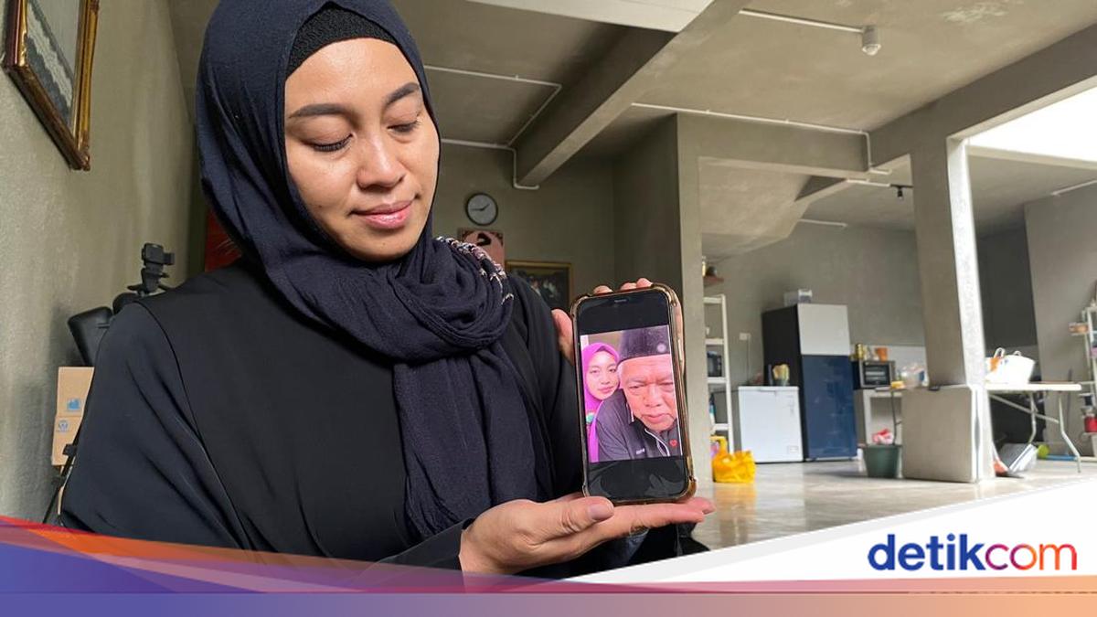 Suasana duka masih menyelimuti kediaman eks dosen UIN Malang, Imam Muslimin alias Yai Mim. Tak terkecuali Rosyida Vignesvari alias Ines, sang istri. Ines mengungkapkan kenangan dengan almarhum selama mendampinginya.

via @detikjatim_