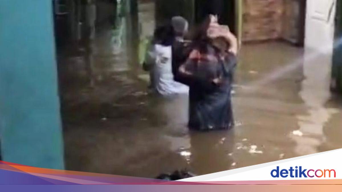 Kebon Pala Jaktim Terendam Banjir Pagi Ini, Ketinggian Air Capai Satu Meter Lebih