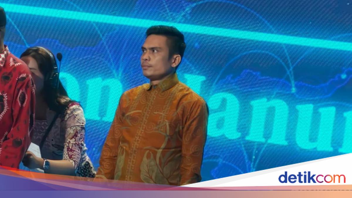 Jamaludin Raih Penghargaan Pejuang Internet Masuk Desa di Asmat