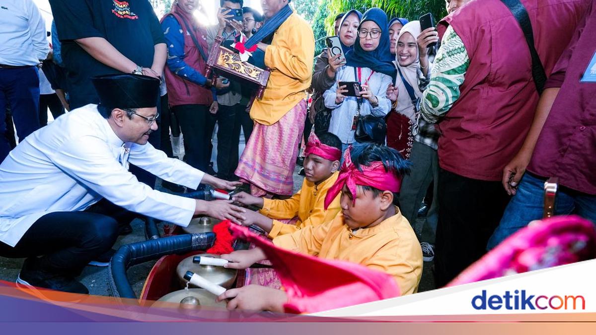 Bakti Sosial di NTB, Kemensos Salurkan Beragam Bantuan untuk Warga Rentan
