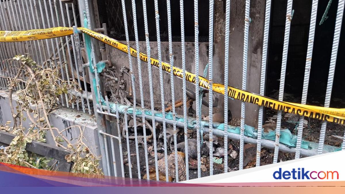 Sekeluarga di Jakbar Tewas Saat Rumah Terbakar, Bangunan Digarisi Polisi
