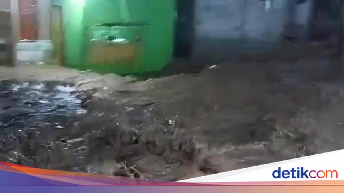 Banjir Terjang 4 Kampung di Cigudeg Bogor, Ratusan Rumah Terendam