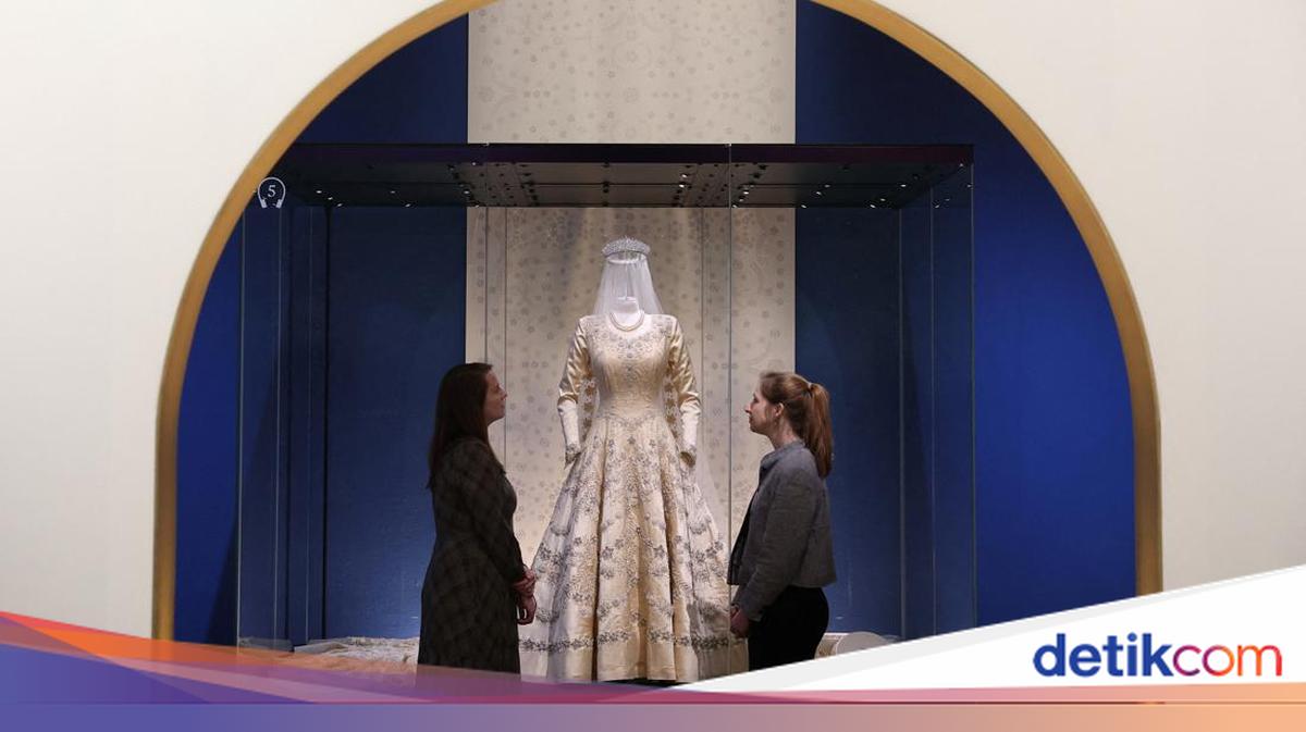 Pameran Terbesar Baju Ratu Elizabeth II, Ada Koleksi yang Belum Terekspos