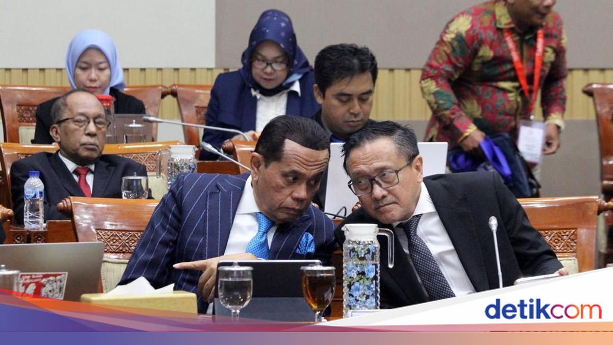 Rapat di DPR, Juniver Girsang Usul Pembentukan Dewan Pengawas Advokat