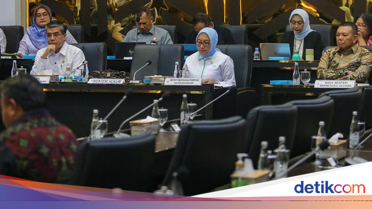 DIM RUU PPRT, Baleg DPR Debat Batasan Usia Minimal 18 Tahun bagi PRT