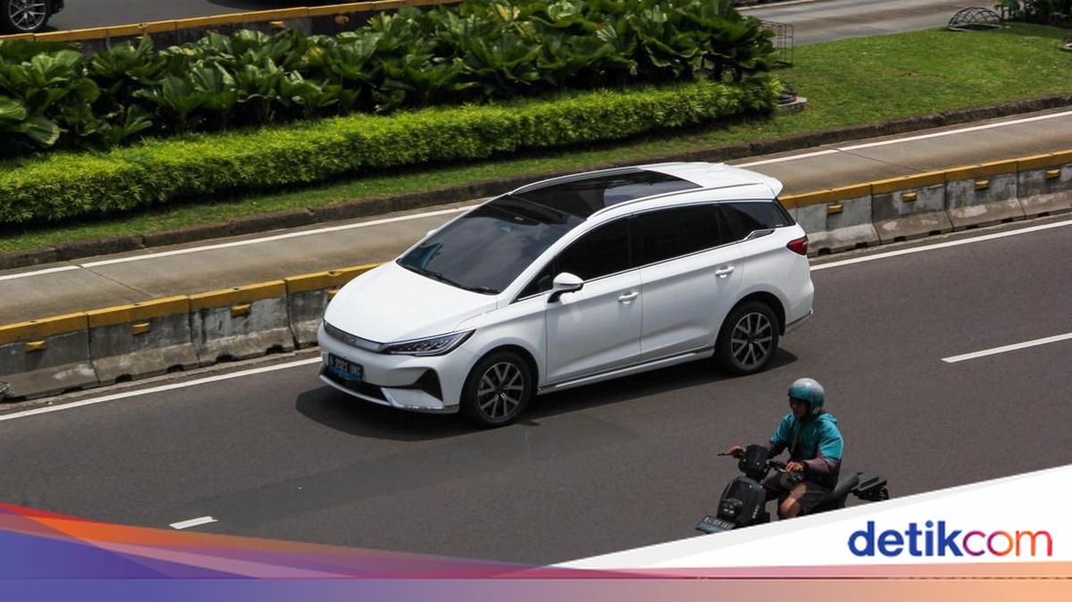 Tarik Ulur Pajak Mobil-motor Listrik di Indonesia