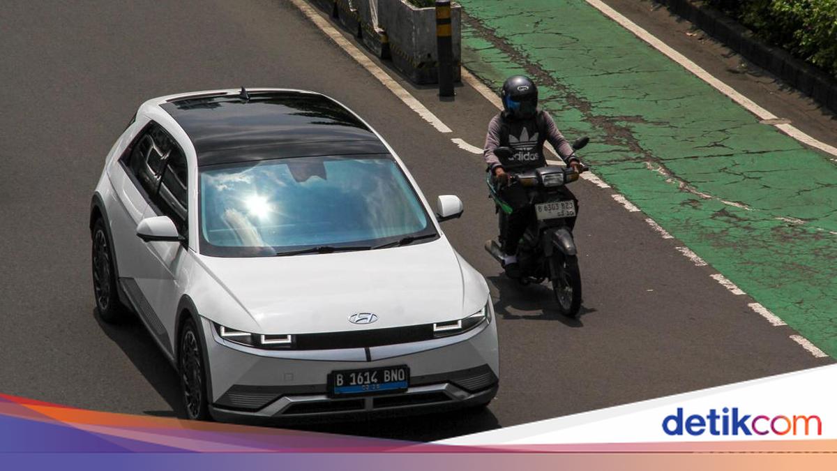 Mendagri Minta Gubernur Tetap Bebaskan Pajak Kendaraan Listrik