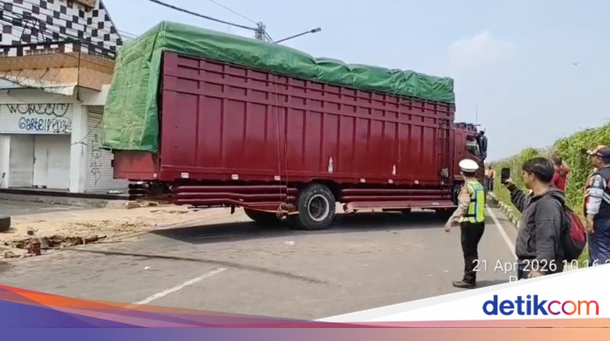 Truk Kejeblos di Pondok Cabe Sudah Dievakuasi, Lalin Mulai Normal