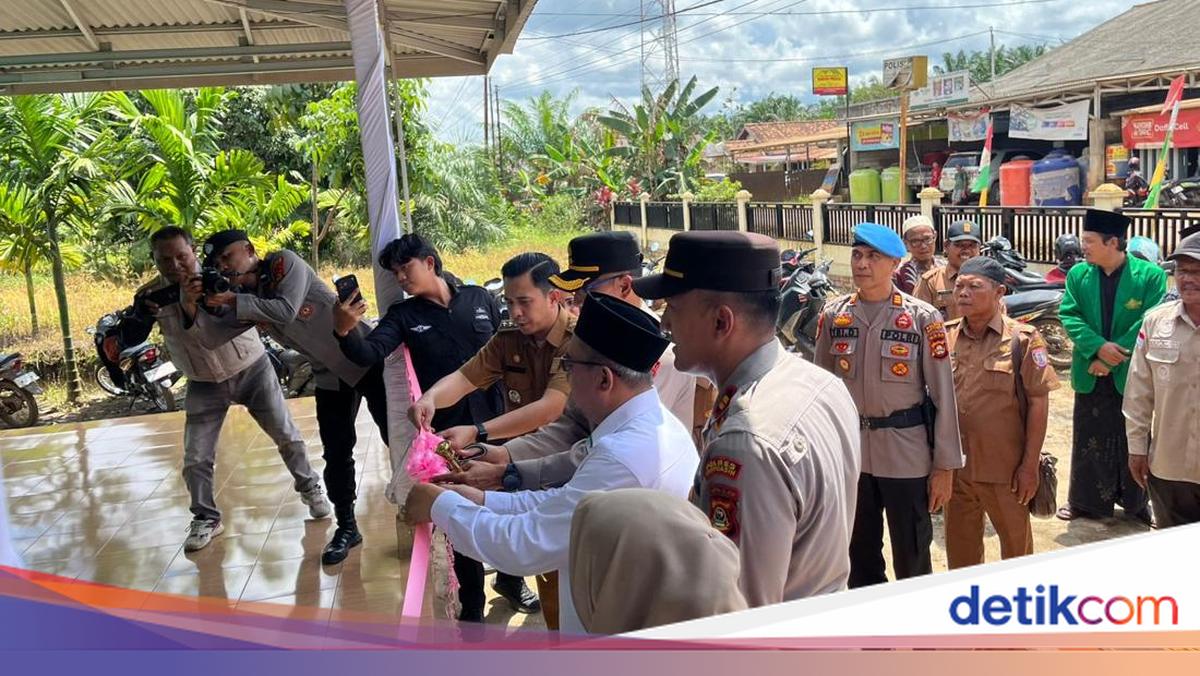 Sambang Kamtimbas, Polda Sumsel Gelar Pembagian Bansos di Banyuasin