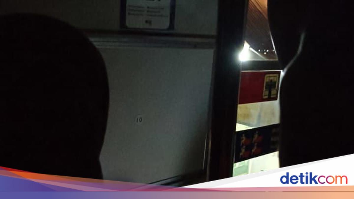Mati Listrik, KRL Berhenti di Jalur Stasiun Kebayoran-Pondok Ranji