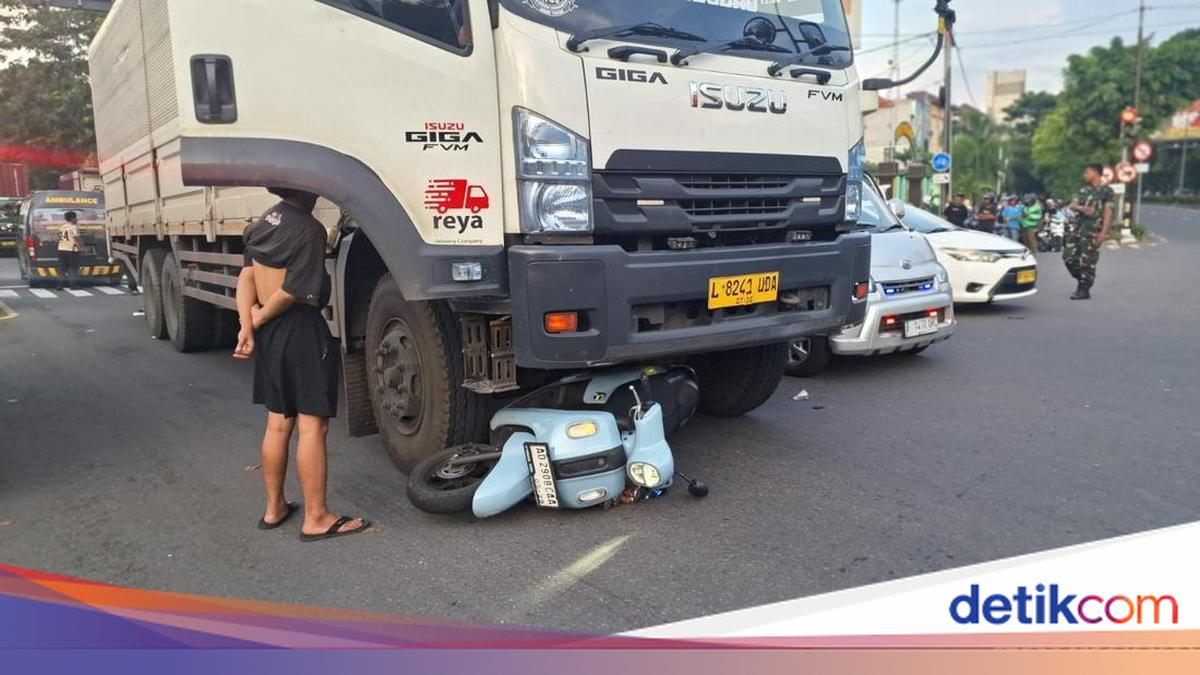 Dua Mahasiswi Magang Kadin Solo Tewas Terseret Truk Tronton di Tugu Wisnu Manahan