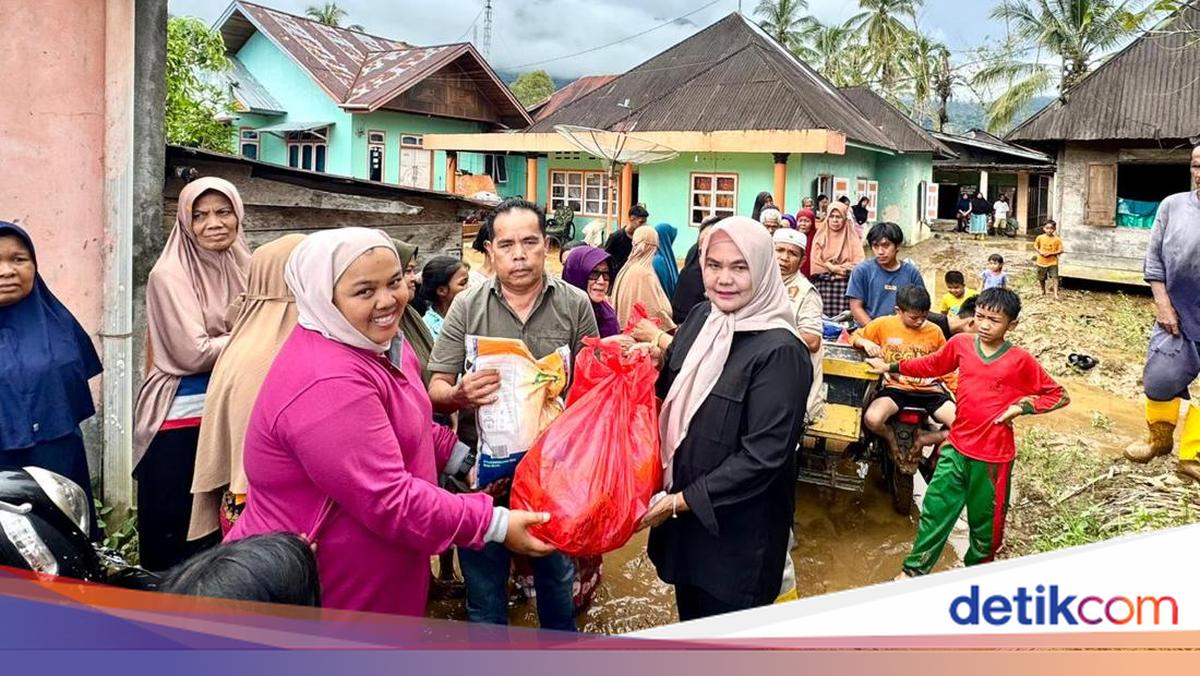 Andre Rosiade Kirim Bantuan Sembako untuk Korban Banjir Koto Kaciak Agam