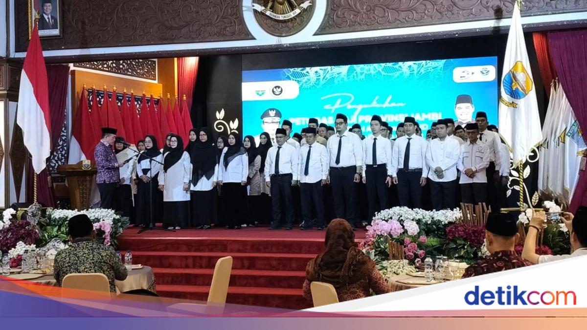 Al Haris Kukuhkan Petugas Haji Jambi 2026, Pelayanan Jemaah Harus Maksimal