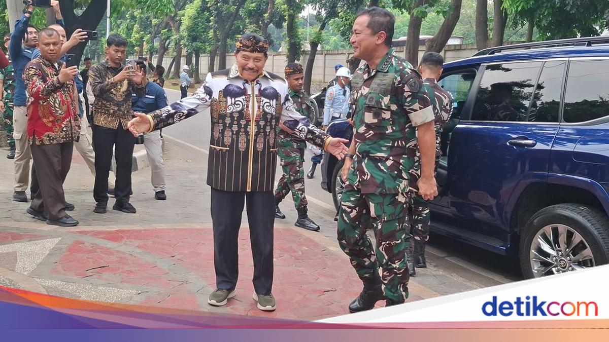 AM Hendropriyono Sambut KSAU Kunjungi Kraton Majapahit Jakarta