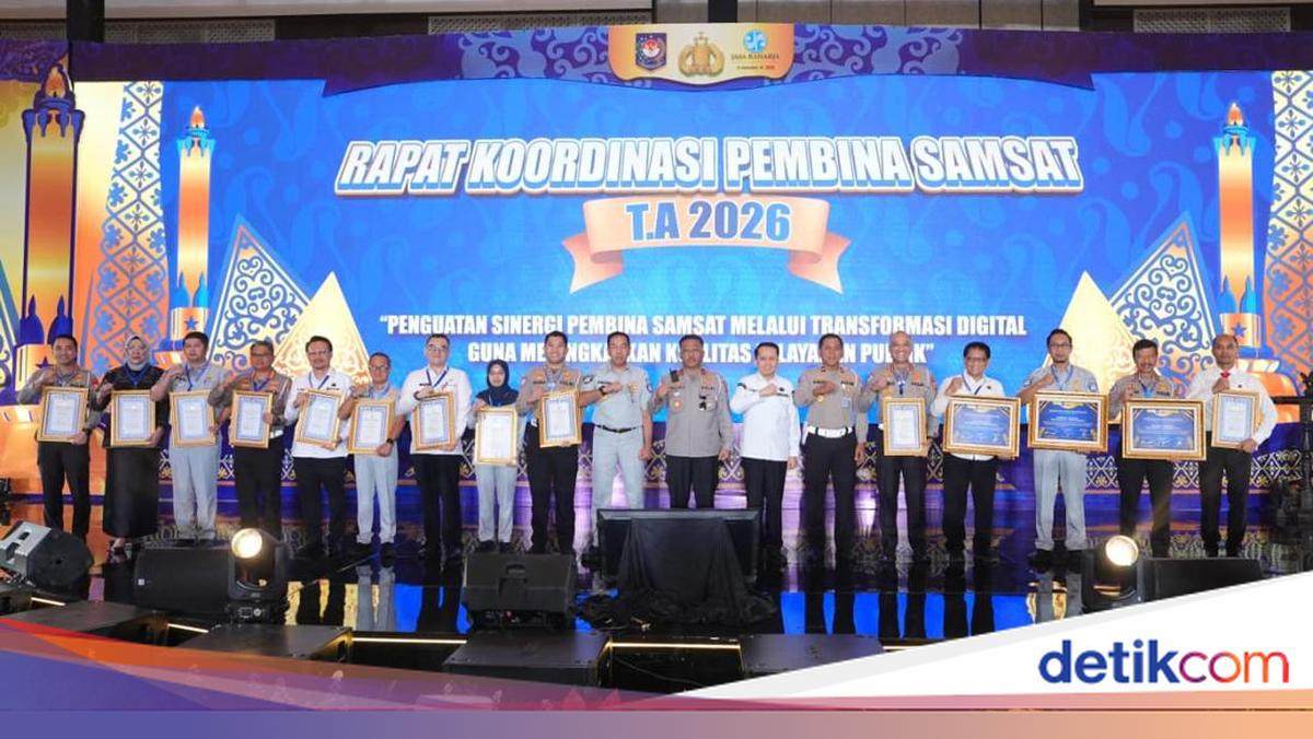 Kakorlantas Beri Penghargaan Pembina Samsat-Polda atas Inovasi Layani Masyarakat