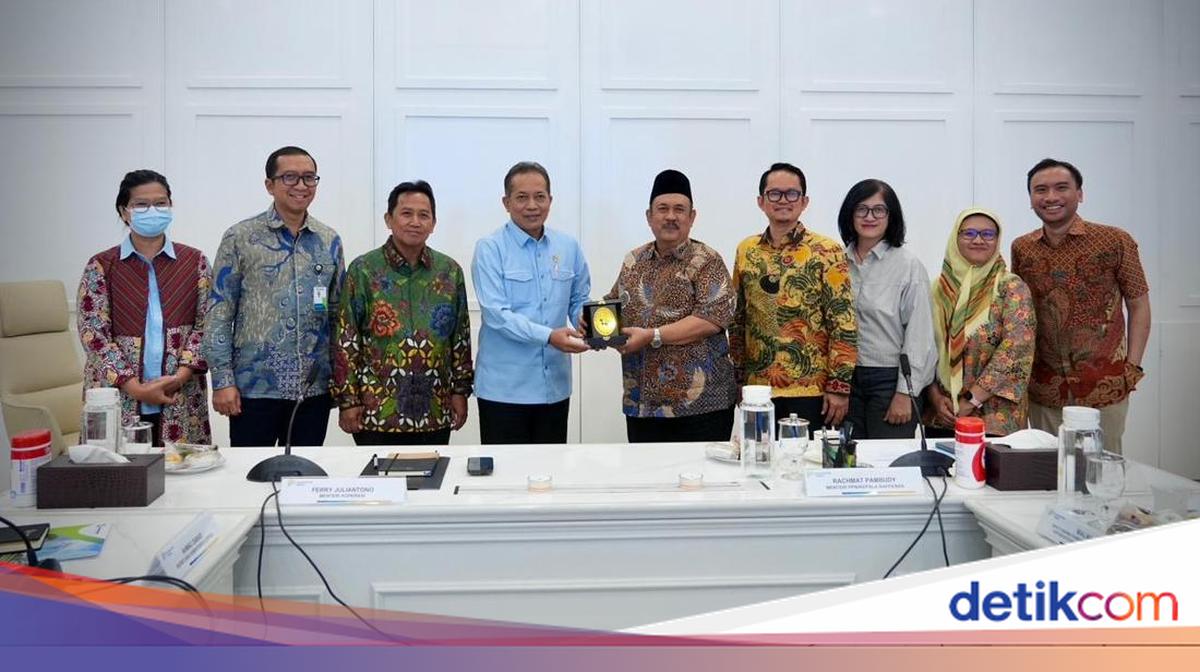 Menkop dan Menteri PPN/Bappenas Bahas Pengembangan Koperasi Sektor Produksi