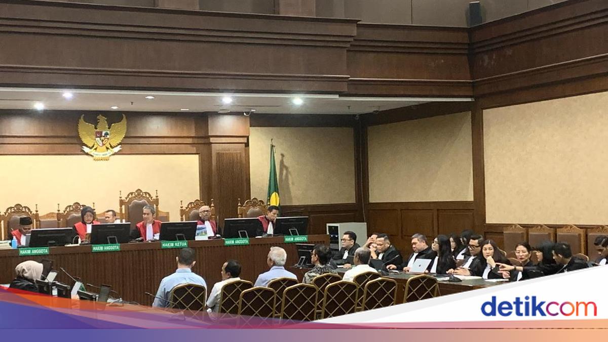 5 Terdakwa Kasus Korupsi Minyak Mentah Dituntut 6-12 Tahun Penjara