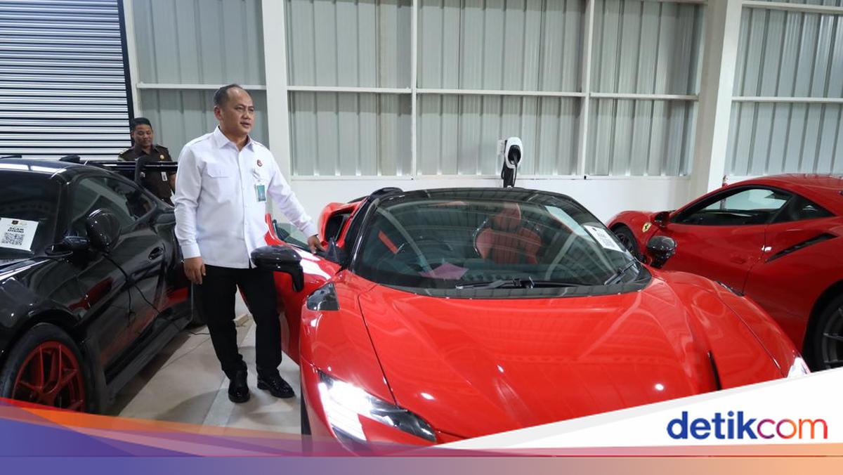 Ferrari hingga Lukisan Emas Bakal Dilelang Kejaksaan, Totalnya Rp 100 M