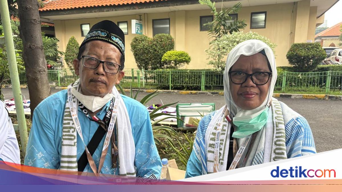 Pasangan suami istri guru Madrasah Ibtidaiyah dan guru mengaji dijadwalkan berangakat haji pada 2026 setelah menabung belasan tahun. Berikut ceritanya.

Via: @detikHikmah