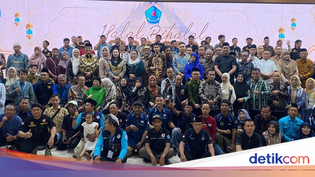 Transformasi Total Ala Bupati Mitha Lewat 'Brebes Beres'