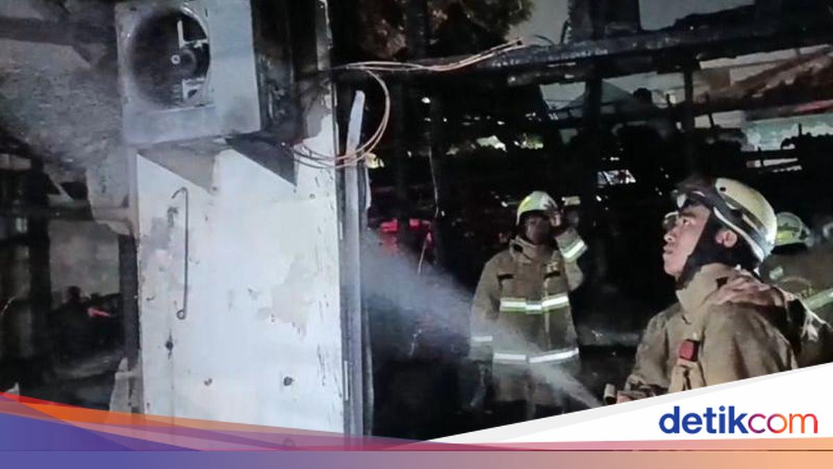 4 Kios di Pulogebang Jaktim Terbakar
