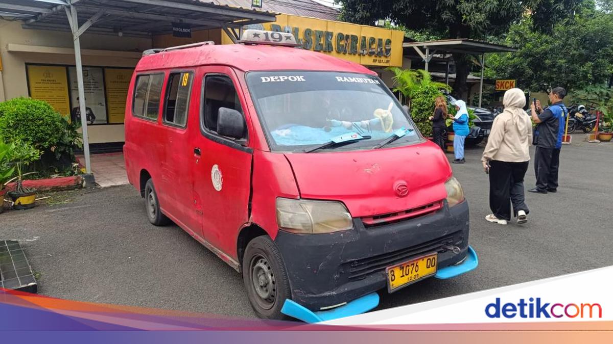 Ulah Nekat Sopir Angkot di Jaktim Pecahin Kaca hingga Lawan Arah