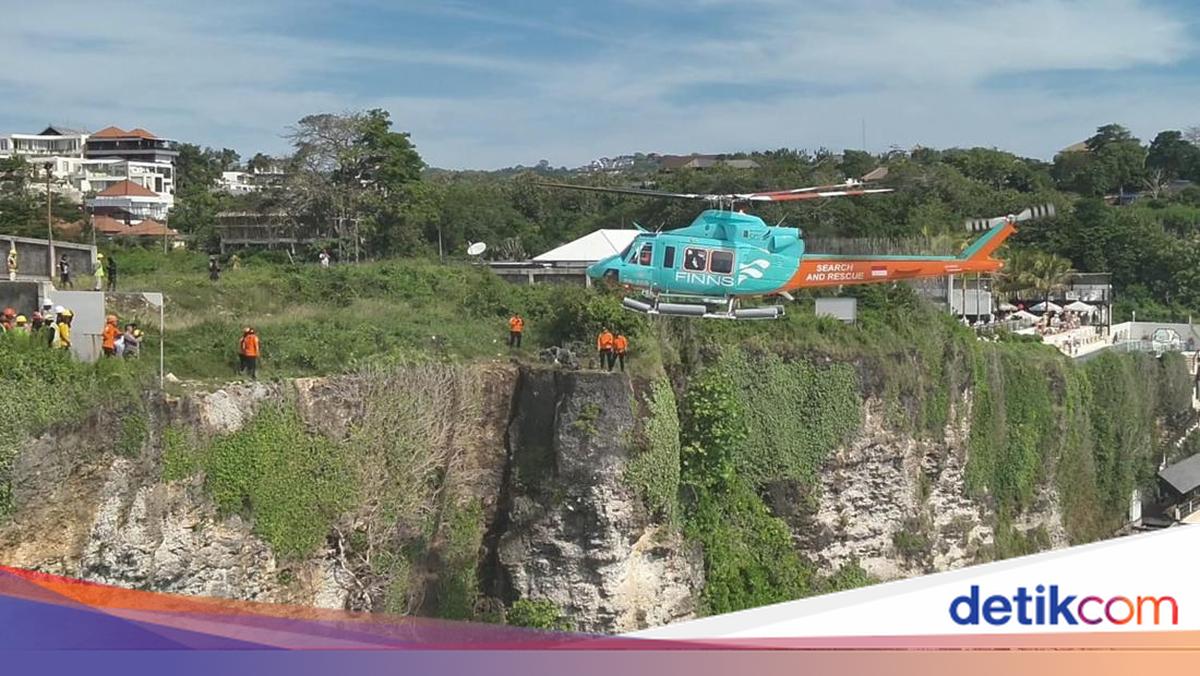 2 WN Rusia Terjebak di Bawah Tebing Uluwatu Bali, Evakuasinya Dramatis