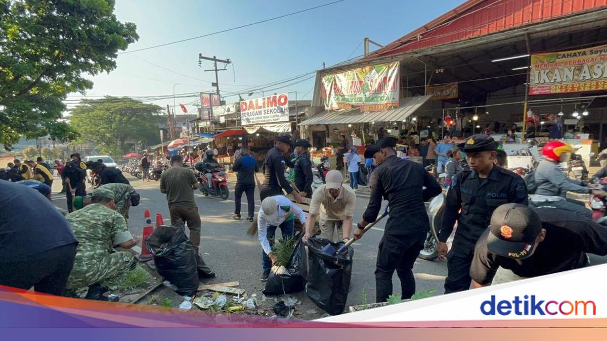Gerakan Jumat Bersih, Brimob Polda Metro Bersih-bersih Pasar Ciputat