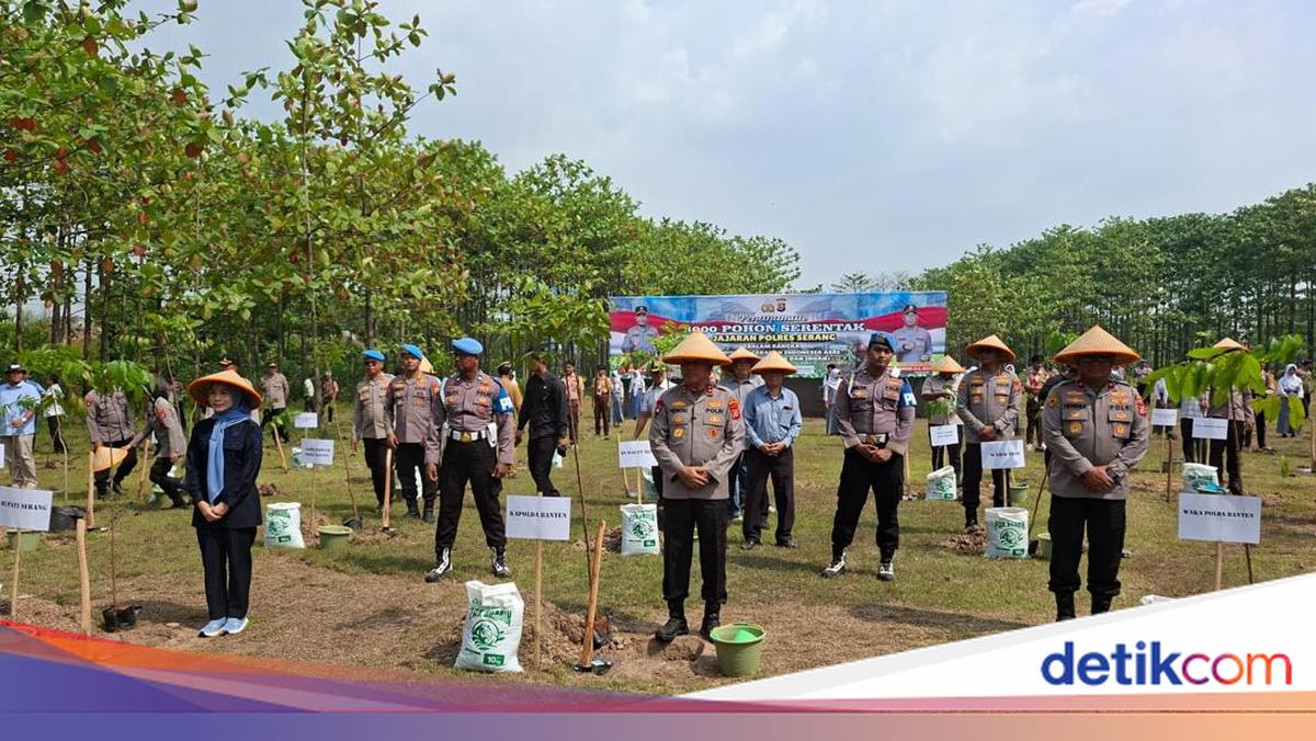 Gerakan Indonesia Asri, Polres Serang Tanam 3.000 Pohon di Lahan Nganggur