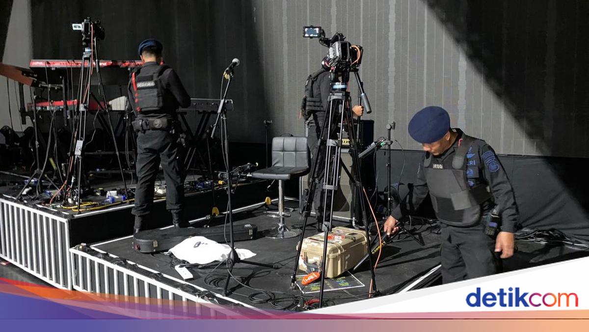 Brimob Polda Metro Sterilisasi Indonesia Arena Jelang Konser Pulse On Jakarta